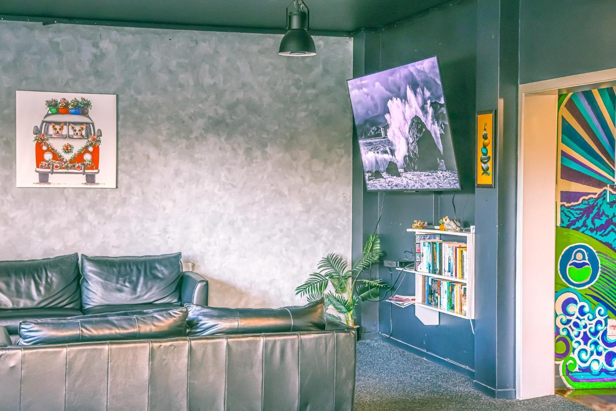 Crashpalace Backpackers Роторуа Экстерьер фото