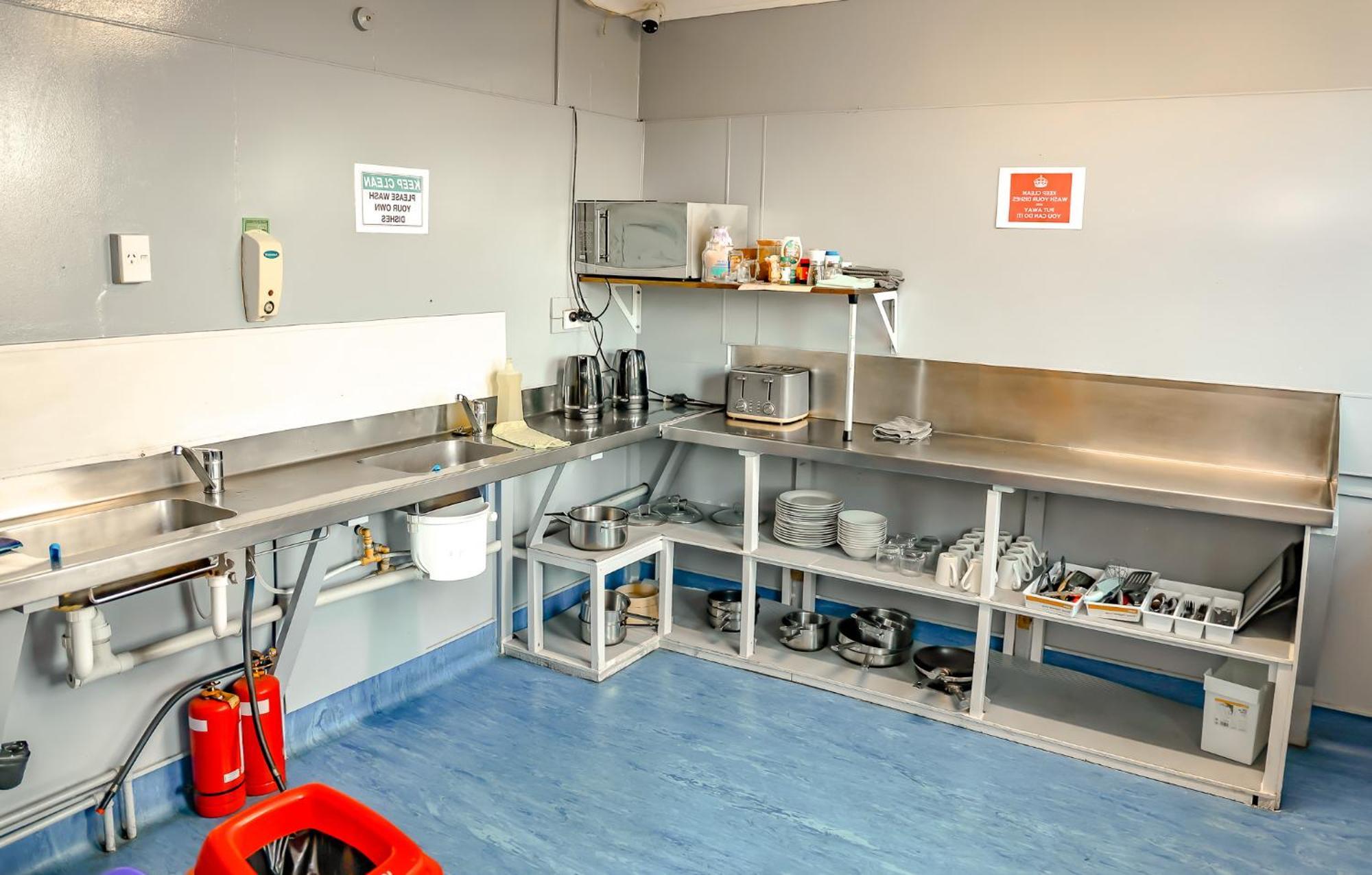 Crashpalace Backpackers Роторуа Экстерьер фото