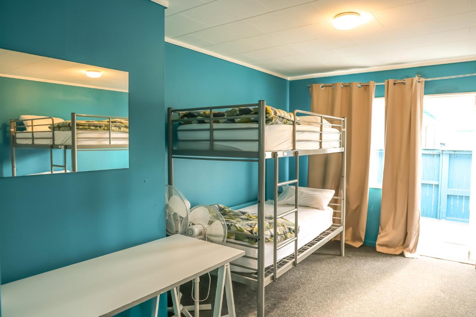 Crashpalace Backpackers Роторуа Экстерьер фото